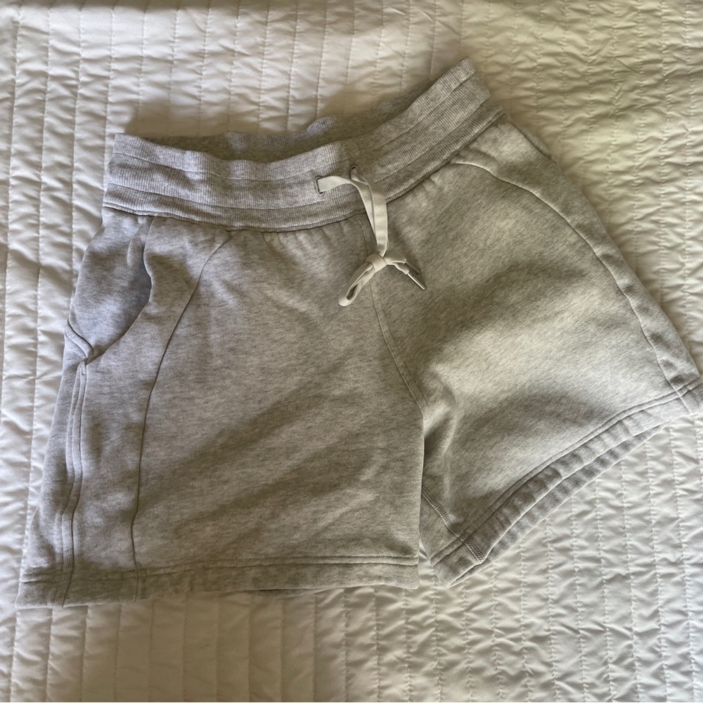 lululemon scuba HR short - Picture 2 of 3